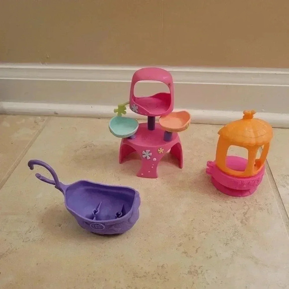 Lot of Littlest Pet Shop Accessories - Picture 1 of 6